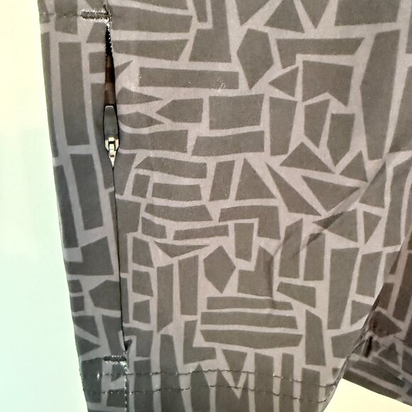 🩳 BYLT Baja Boardshorts - Shatter Print (Size L) - Picture 4 of 5